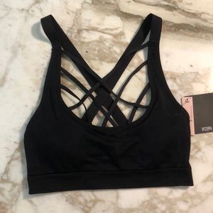 COPY - Victoria’s Secret sport bra strappy front